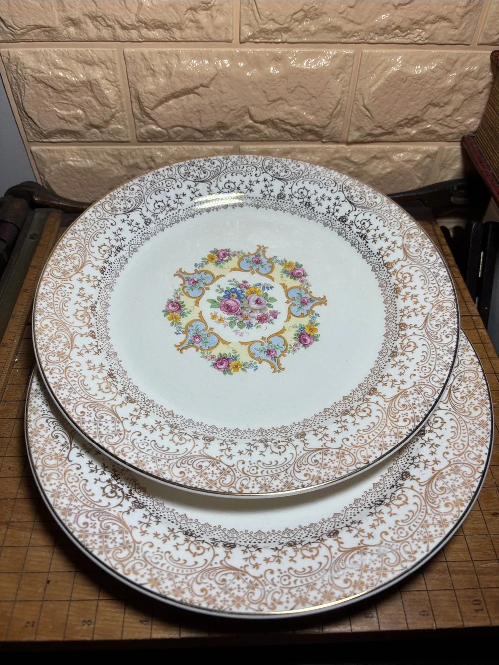 Pair Parisian Center Dinner Plates 10 1/8”D Made USA 22K Gold Pattern Rim Floral